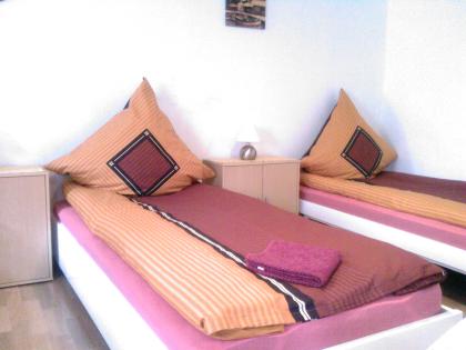 Unterkunft Monteurunterkunft ab 10 Euro Raum Frankfurt Tel 015115662588