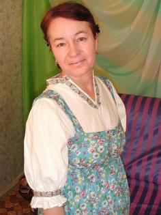 Flotte Volkloretanzende Witwe