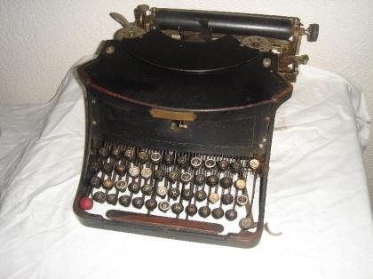 Schreibmaschine Georg Brech Hanau
