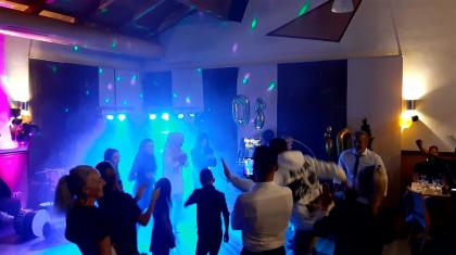 Musiker DJ Entertainer für multikulti Hochzeiten inkl. Licht u. Tontechnik