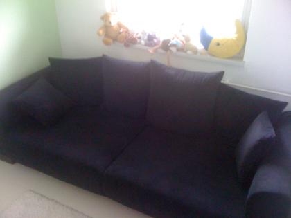 FAST NEU Gemuetliches modernes GROSSES Sofa in Schwarz