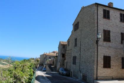 Hübsche Wohnung im zauberhaften mittelalterlichen Dorf Altidona Marken Italien