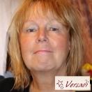 Anjalena berät Neukunden bei Versadi 15min Gratis